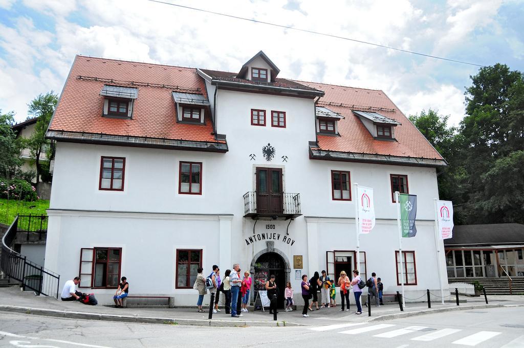 Villa Tollazzi Логатець Екстер'єр фото