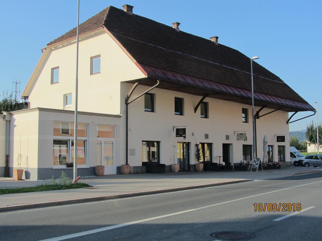 Villa Tollazzi Логатець Екстер'єр фото